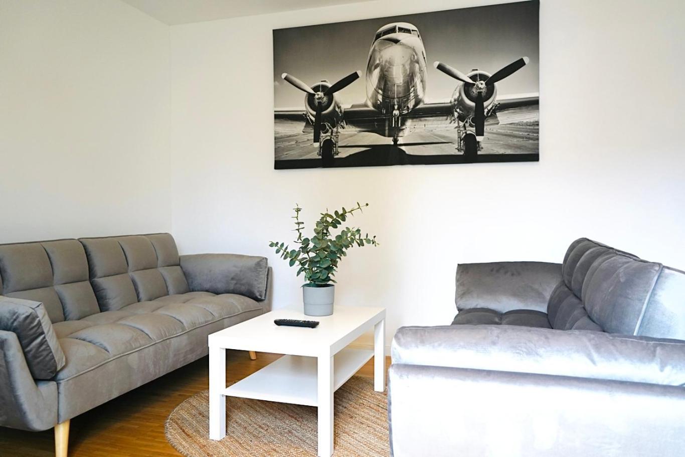 Stilvolles Apartment In Stadtnaehe-Parkplatz- 4 Personen- Balkon Wolfsburg Esterno foto