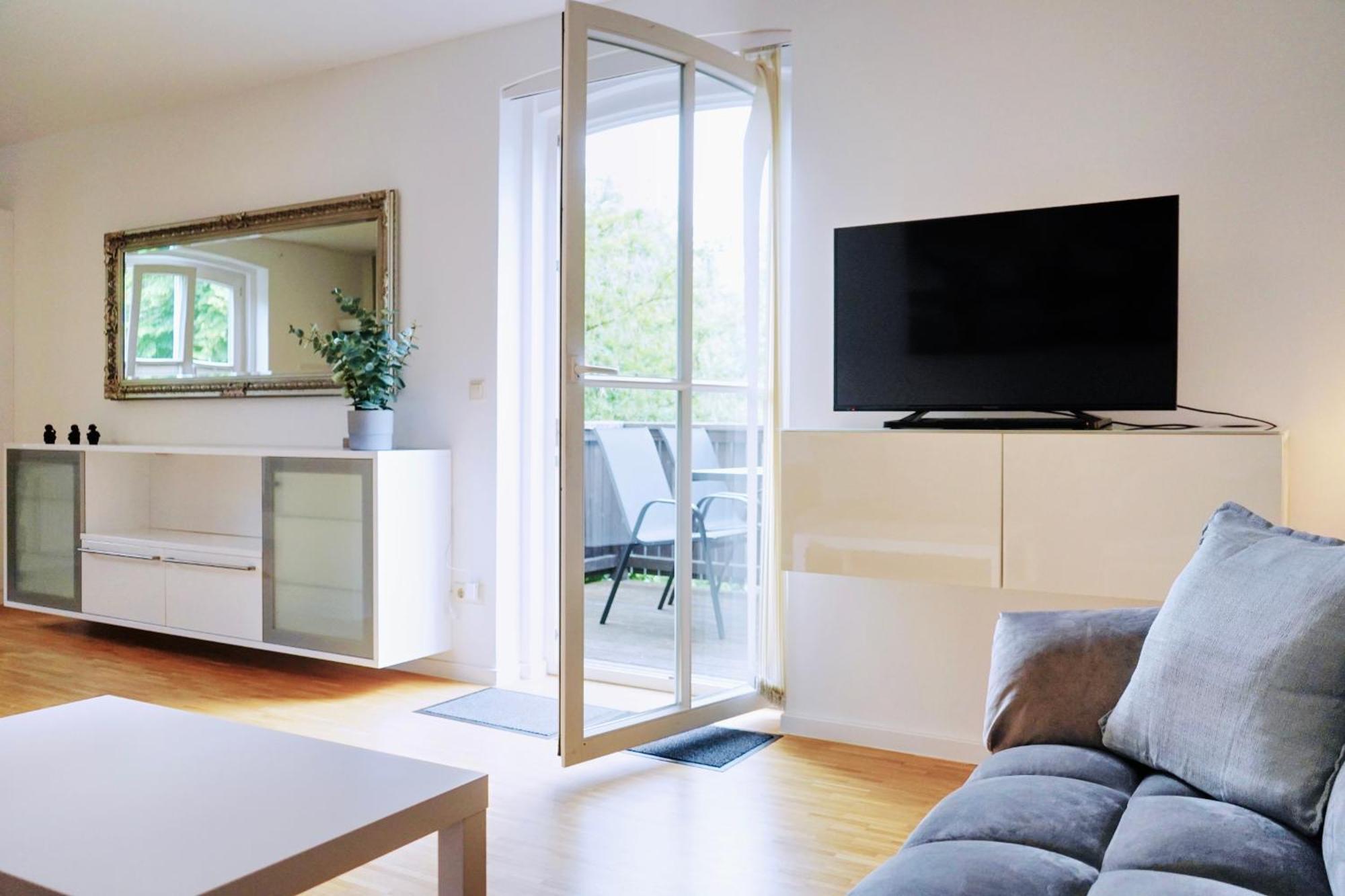 Stilvolles Apartment In Stadtnaehe-Parkplatz- 4 Personen- Balkon Wolfsburg Esterno foto
