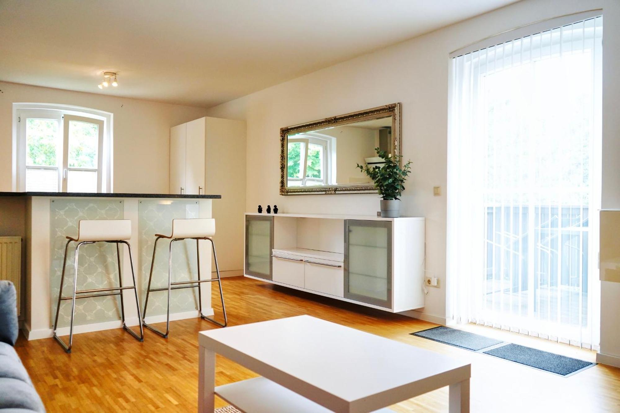 Stilvolles Apartment In Stadtnaehe-Parkplatz- 4 Personen- Balkon Wolfsburg Esterno foto