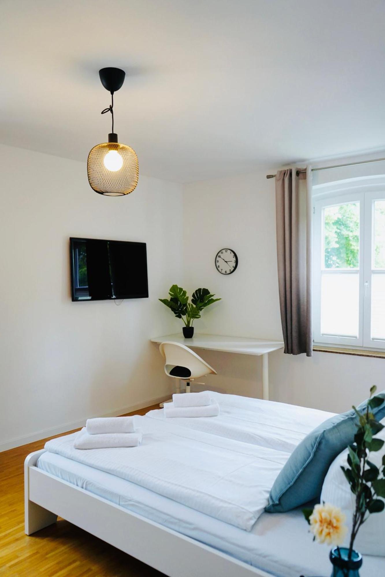 Stilvolles Apartment In Stadtnaehe-Parkplatz- 4 Personen- Balkon Wolfsburg Esterno foto
